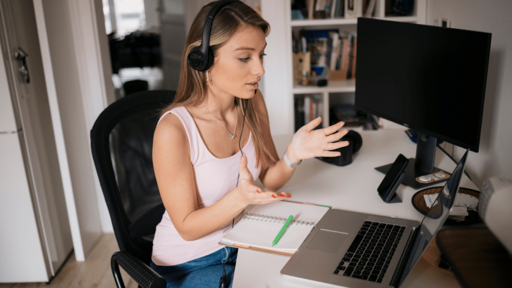 Virtual assistant making phone calls while taking down notes