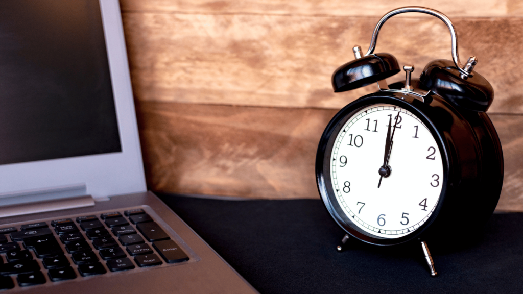 Clock showing timing for sending emails